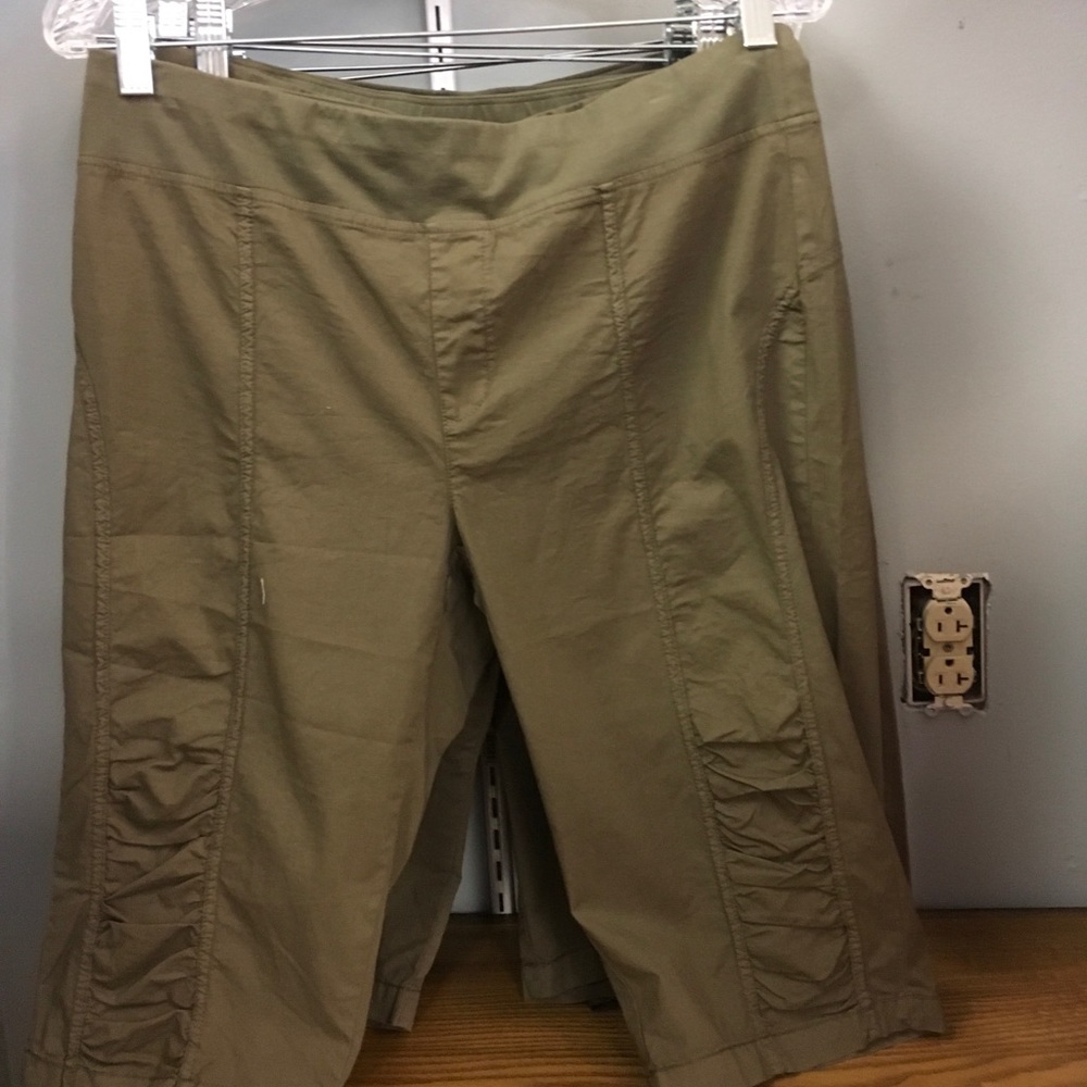 Olive stretch Bermuda’s